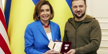 Pelosi viajó hasta Kiev para respaldar a Zelenski