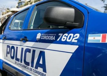 Violento accidente en la autopista: perdió el control y se estrelló contra un poste