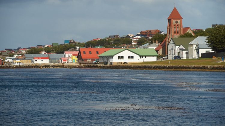 El Gobierno cuestionó al Reino Unido por otorgar el rango de ciudad a Puerto Argentino
