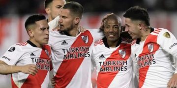 River goleó a Colo Colo y está en los octavos de final