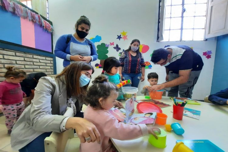 Campaña de Vacunación: más de 120 salas cuna de la Capital ofrecen inocular a niños y adultos
