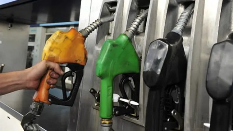 Axion y Shell aumentaron los precios de combustibles entre 10,5 y 12% promedio