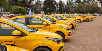 Se presentaron 50 nuevas unidades de taxis