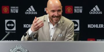 Erik ten Hag fue presentado como DT de Manchester United
