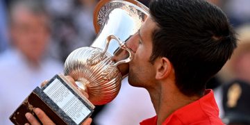 Djokovic ganó su primer torneo del año sobre el griego Tsitsipas