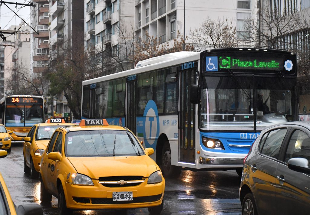 Hoy se definirá si se concreta el paro de transporte urbano