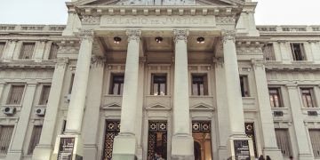 Confirman la suspensión de tres agentes municipales de un hogar que agredieron y se negaron a recibir a un paciente