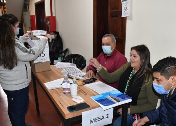 Con una amplia participación estudiantil, dieron inicio los comicios en la Casa de Trejo