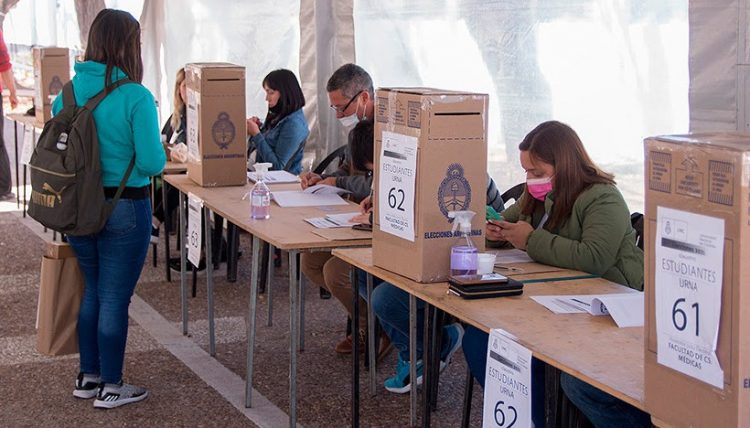 La comunidad estudiantil inicia la votación directa en la UNC