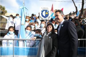 Día de la Bandera: colorida celebración en la provincia