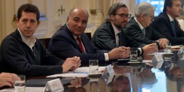 Sin Guzmán, Manzur encabezó una nueva reunión de Gabinete