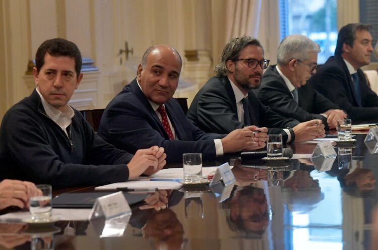Sin Guzmán, Manzur encabezó una nueva reunión de Gabinete