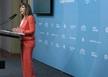 Cerruti desestimó que el Gobierno aplique un cepo o más restricciones a la compra de dólares