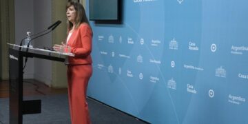 Cerruti desestimó que el Gobierno aplique un cepo o más restricciones a la compra de dólares