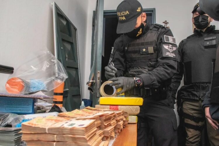 Detienen a tres extranjeros con más de 22.000 dosis de cocaína de máxima pureza en su posesión