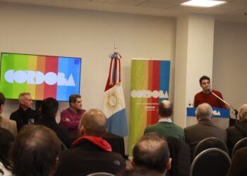 Buscan modificar la ley de turismo para mejorar la calidad y profesionalización del servicio