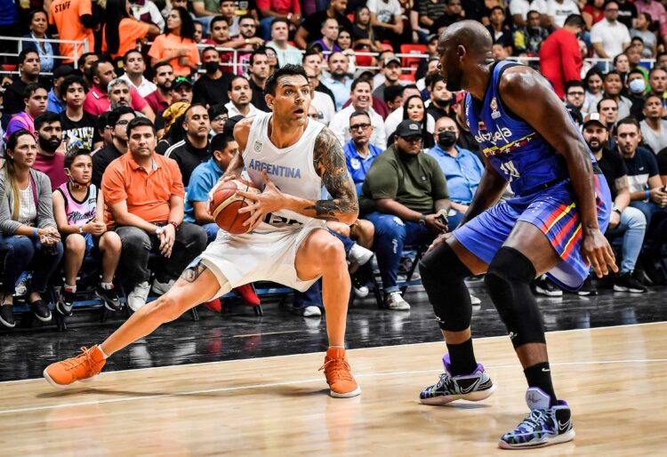 Argentina reacciona y vence a Venezuela por eliminatorias de básquetbol