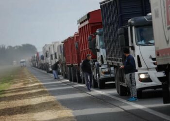 Continúan las protestas en las rutas por la escasez y los sobreprecios de gasoil