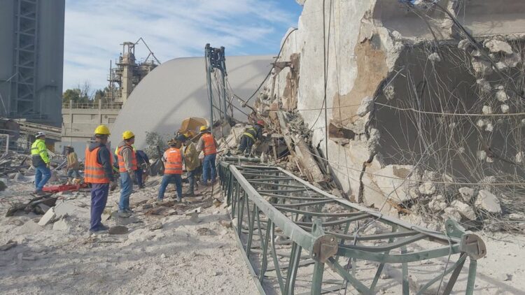 Un operario murió aplastado en una demolición en Holcim