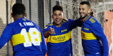 Boca venció a Barracas Central en Floresta y quedó como único puntero