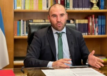 El Gobierno acudió al canje de bonos en pesos antes de reunirse con los bancos