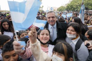 En el acto por el Día de la Bandera Fernández expreso: "La Argentina no es ese país sin destino que algunos quieren plantearnos"
