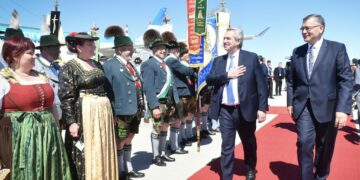 El presidente arribó a Alemania para participar de la cumbre del G7