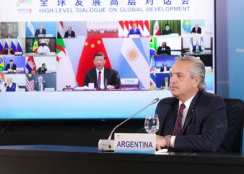 Fernández pidió la incorporación plena de la Argentina como miembro de los Brics