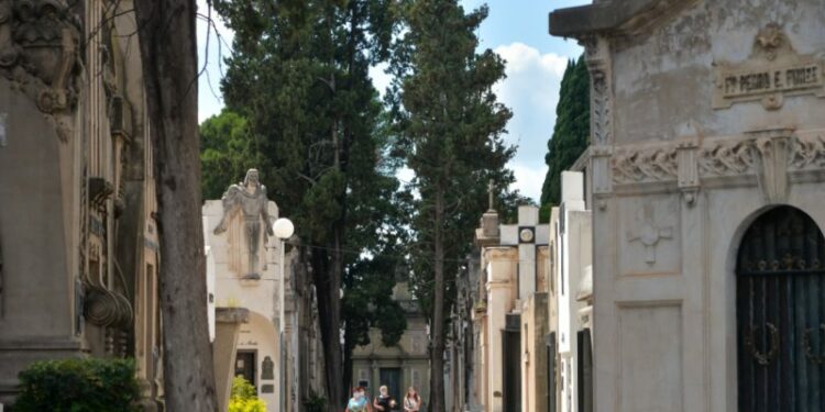 Recorridos gratuitos en el Cementerio San Jerónimo
