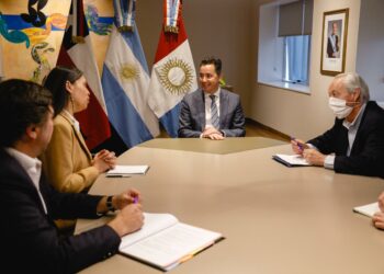 Calvo reclamó por el corredor bioceánico que una la provincia con el Pacífico