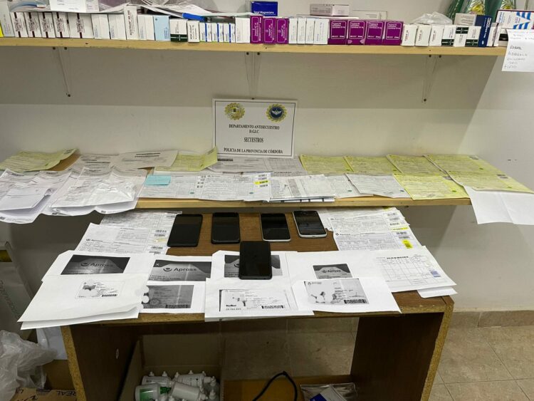 Tras allanamientos, detienen a dos personas responsables de estafar al Apross