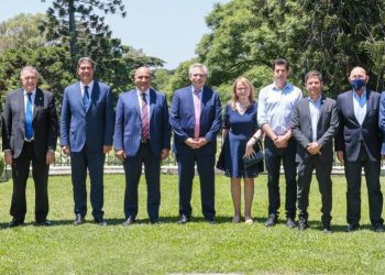 Gobernadores le presentan a Fernández un proyecto para reformar la Corte Suprema