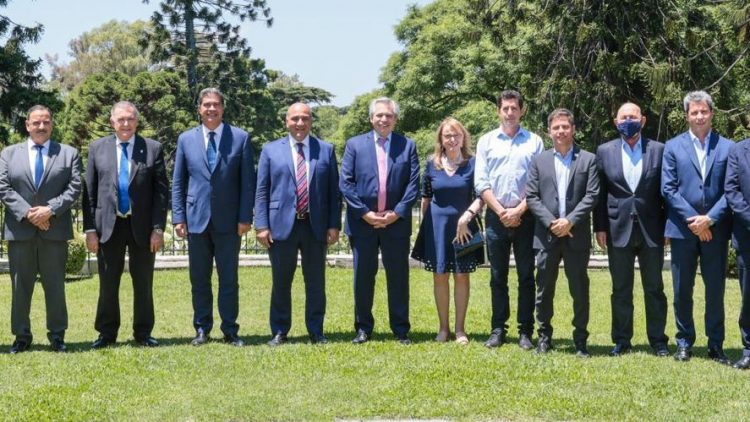 Gobernadores le presentan a Fernández un proyecto para reformar la Corte Suprema