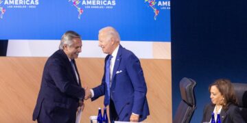 Sin nombrarlo, Fernández pidió la salida de Almagro de la OEA