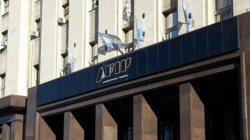 La Afip comenzó a embargar billeteras virtuales de deudores y ya recaudó más de 800 millones de pesos