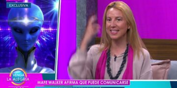 Una mujer se viraliza tras asegurar que traduce el “idioma alienígena”