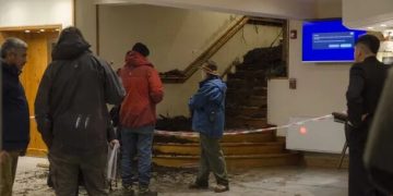 Un alud que ingresó a un hotel dejó como saldo un muerto y tres heridos