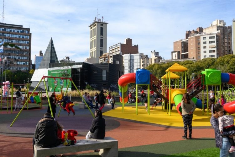 Se celebra el Día Mundial del Ambiente en la plaza de la Intendencia