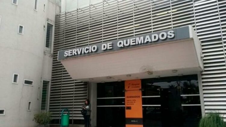 Una joven murió quemada tras ser rociada con combustible