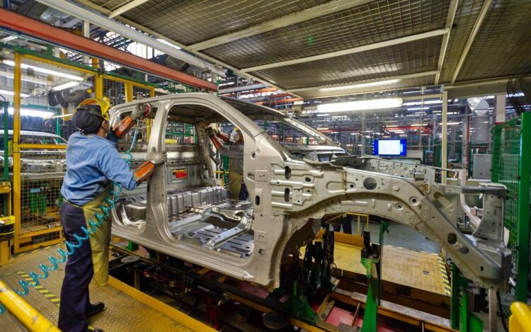 Frenan la producción de pick-ups en Renault y Nissan