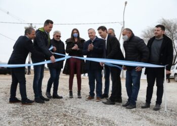 Calvo habilitó el 42 parque industrial en Alicia