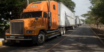 Una alarma por desabastecimiento obliga al Gobierno a importar más combustible