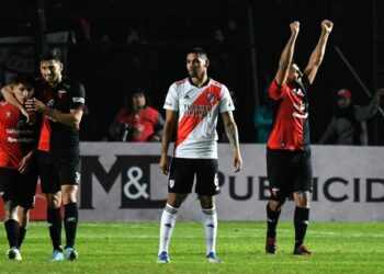 Colón le dio otro golpe a River Plate en Santa Fe