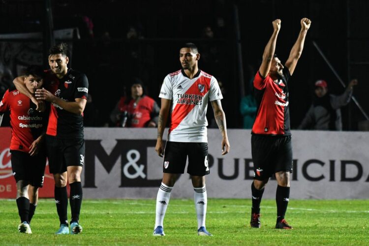 Colón le dio otro golpe a River Plate en Santa Fe