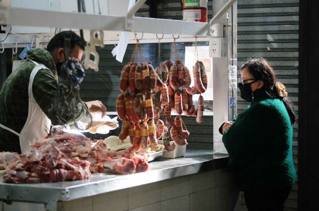 Los alimentos básicos para un adulto ya son un 40% más caros en lo que va del año