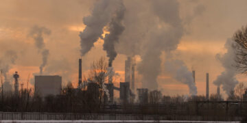 La Agencia Europea de Medio Ambiente informó que la contaminación causa más del 10 % de los casos de cáncer