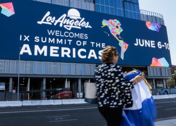 Biden abre una menguada Cumbre de las Américas