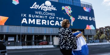 Biden abre una menguada Cumbre de las Américas