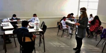 Caba abrirá un proceso disciplinario a los docentes incumplidores