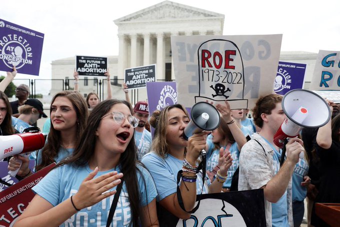 La Corte Suprema de EE.UU. revocó el derecho constitucional al aborto que regía desde 1973